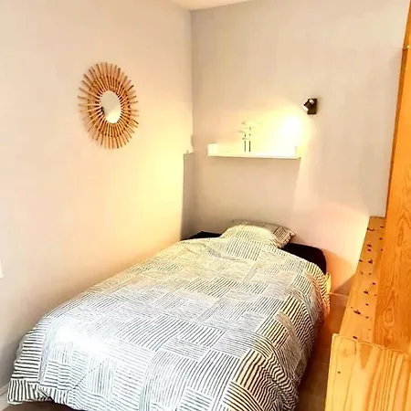 Evasion, Cosy Pres De La