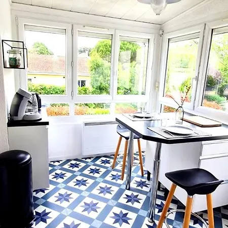 Evasion, Cosy Pres De La